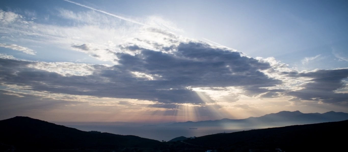 Αλλαγή καιρού με βροχές και καταιγίδες - Πέφτει κι άλλο η θερμοκρασία